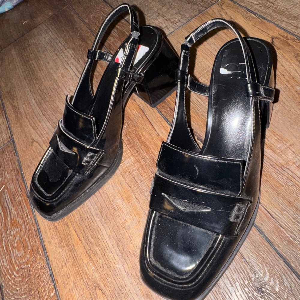 Gianni Bini black pumps slingback